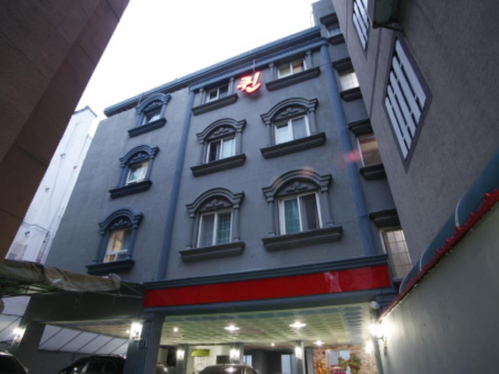 Hotel Queen Puszan Kültér fotó