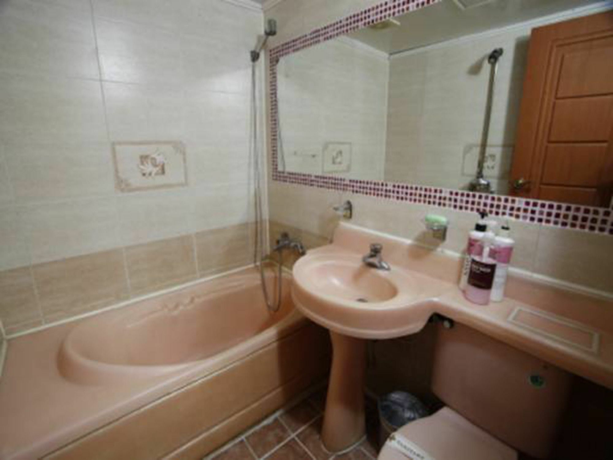 Hotel Queen Puszan Kültér fotó