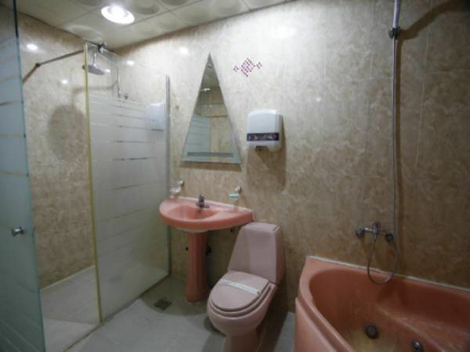 Hotel Queen Puszan Kültér fotó